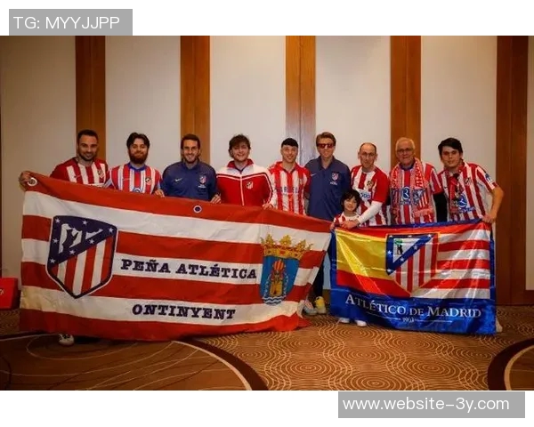 科克怀念马竞老球场红白相间球网引发球迷共鸣